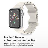 imoshion Bracelet en silicone athlétique Apple Watch Series 1 à 10 / SE / Ultra (2) (44/45/46/49 mm) - Lumière stellaire