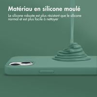 Accezz Coque Liquid Silicone avec MagSafe iPhone 13 - Vert