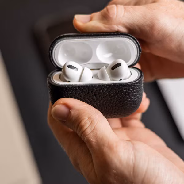 Accezz Coque en Cuir véritable Apple AirPods Pro 3 - Noir