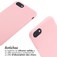 imoshion Coque en silicone avec cordon Apple iPhone SE (2022 / 2020) / 8 / 7 - Rose