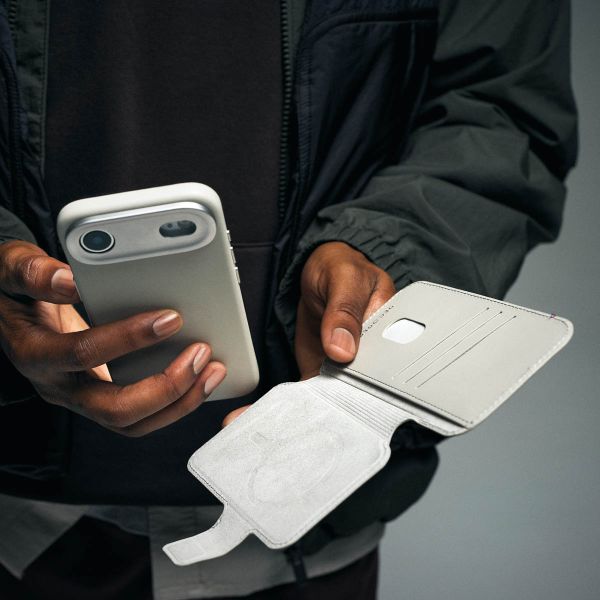 Decoded Portefeuille détachable 2 en 1 en cuir MagSafe Apple iPhone 17 - Solid Clay