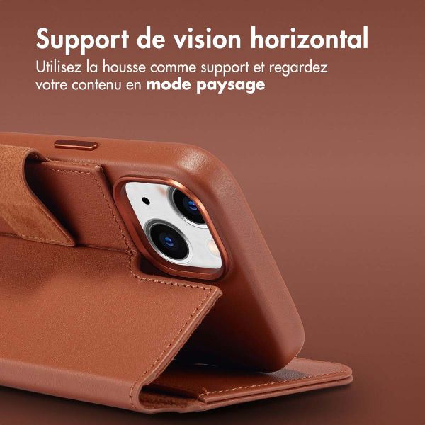 Accezz Étui de télephone portefeuille en cuir 2-en-1 avec MagSafe Apple iPhone 15 - Sienna Brown
