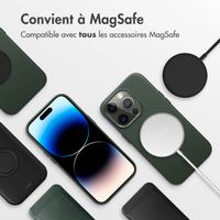 Accezz Coque arrière en cuir avec MagSafe Apple iPhone 14 Pro - Cedar Green