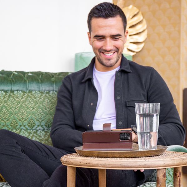 Accezz Premium Leather 2 in 1 Wallet Bookcase Samsung Galaxy A35 - Marron