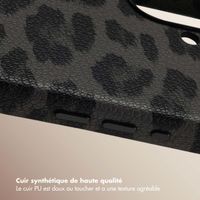 Selencia Coque Sabi imprimé panthère avec MagSafe Apple iPhone 16 - Midnight Black