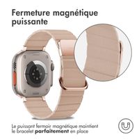 imoshion Bracelet en cuir magnétique Apple Watch Series 1 á 10 / SE / Ultra (2) (44/45/46/49 mm) - Beige