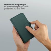 Selencia Étui portefeuille amovible Olyn avec MagSafe Apple iPhone 14 / 13 - Vert