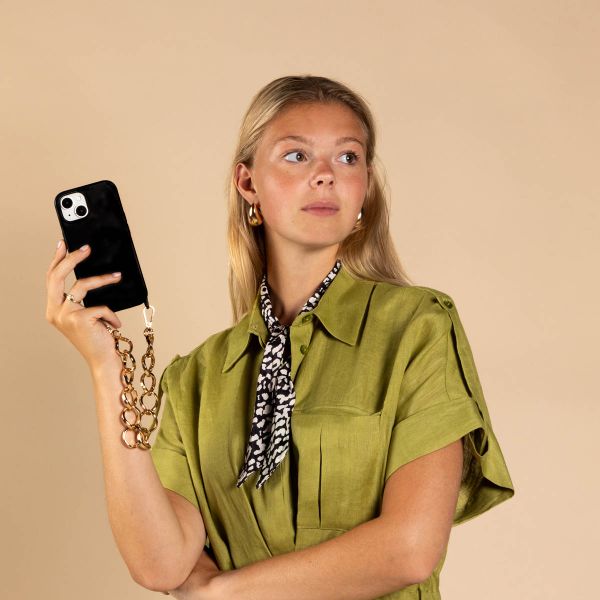 Selencia Coque avec dragonne de luxe Samsung Galaxy S22 - Noir