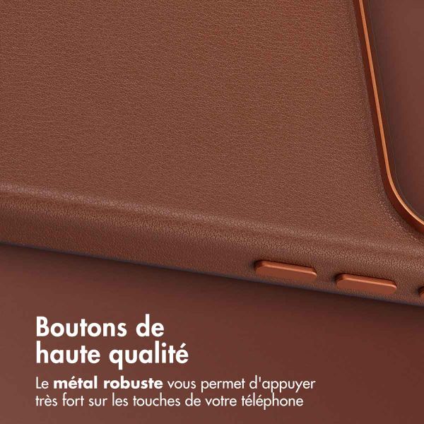 Accezz Coque arrière en cuir avec MagSafe Apple iPhone 17 Pro Max - Sienna Brown
