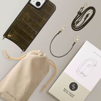 Selencia Coque de télephone Nova Croco avec cordon et porte-cartes Apple iPhone 15 - Dark Olive