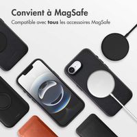 Accezz Coque arrière en cuir avec MagSafe Apple iPhone 16e - Onyx Black