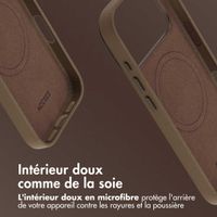 Accezz Coque arrière en cuir avec MagSafe Apple iPhone 17 Pro Max - Marron café