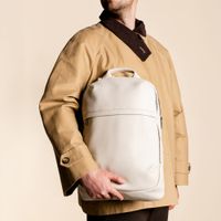 Accezz Leather Sac à dos ordinateur 16 pouces - Beige