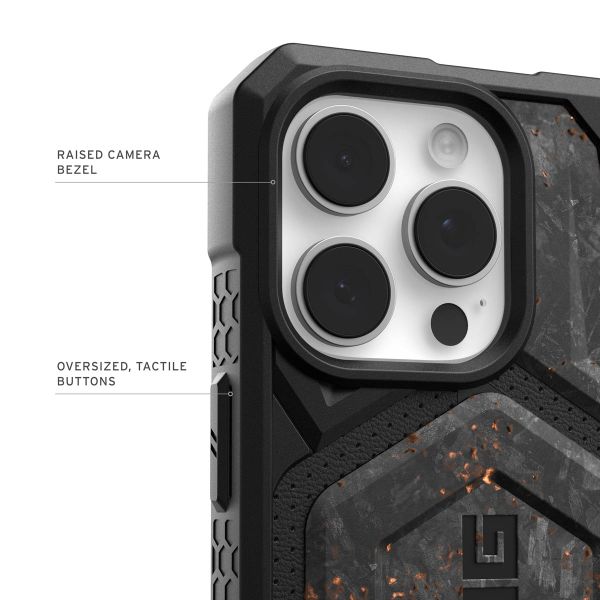 UAG Coque arrière Monarch Pro Apple iPhone 16 Pro Max - Forged Carbon