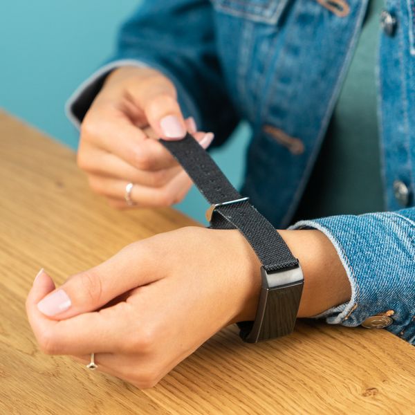 imoshion Bracelet en nylon le Fitbit Versa 2 / Versa Lite - Noir