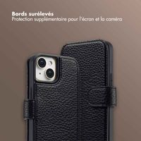 Selencia Étui Riva avec MagSafe et cordon de téléphone Apple iPhone 15 - Noir