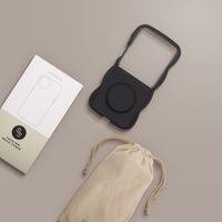 Selencia Coque arrière Wavy avec MagSafe Samsung Galaxy Z Flip 7 - Noir