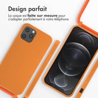 imoshion Coque en silicone avec cordon Apple iPhone 12 (Pro) - Orange