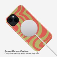 Selencia Coque arrière Vivid avec MagSafe Apple iPhone 14 - Wavy Swirl Orange Fern