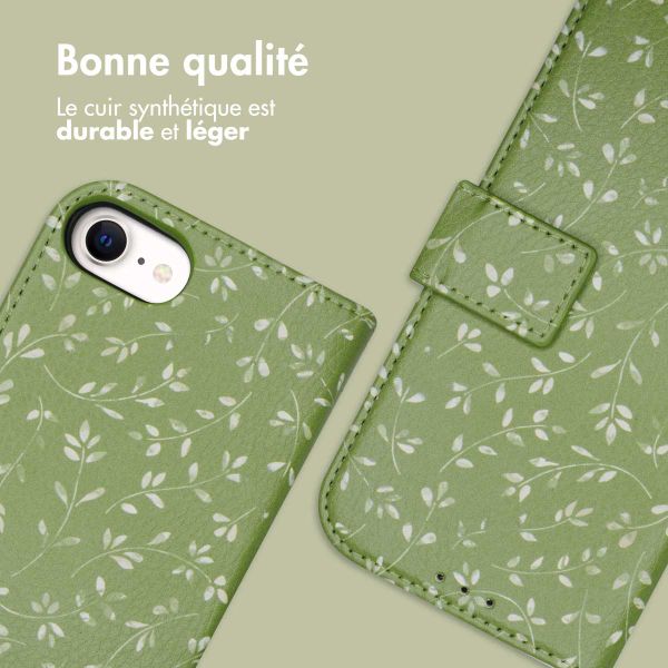 imoshion ﻿Étui de téléphone portefeuille Design iPhone SE (2022 / 2020) / 8 / 7 / 6(s) - Green Flowers