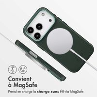 Accezz Coque arrière en cuir avec MagSafe Apple iPhone 17 Pro - Cedar Green
