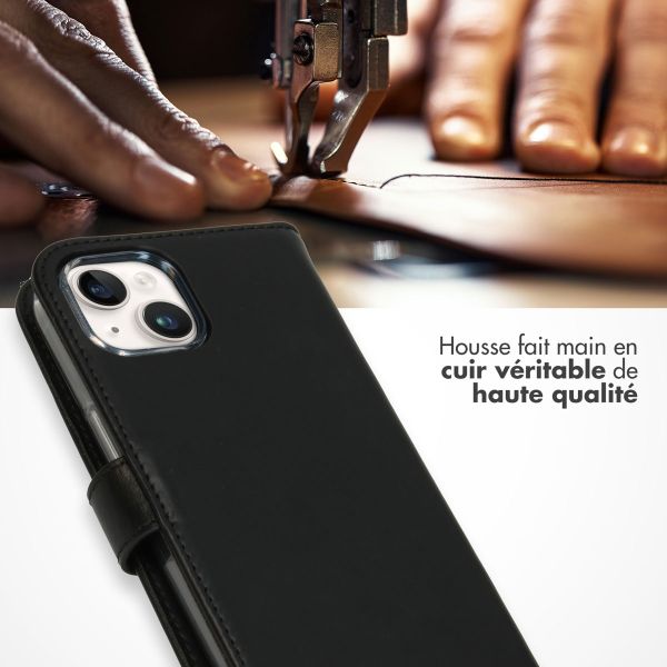 Selencia Étui portefeuille en cuir véritable Apple iPhone 15 - Noir
