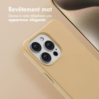 imoshion Coque arrière Color avec cordon amovible et MagSafe Apple iPhone 15 Pro Max - Nude