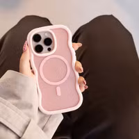 Selencia Coque arrière Wavy avec MagSafe Samsung Galaxy Z Flip 6 - Soft Pink