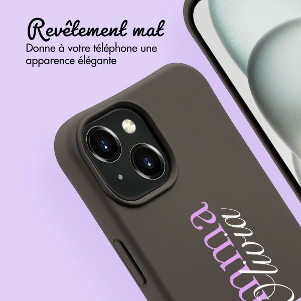 Coque de couleur personnalisée MagSafe avec cordon amovible  et nom iPhone 15 - Black Coffee