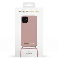 iDeal of Sweden Coque Ordinary Necklace iPhone 11 - Misty Pink