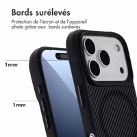 imoshion Rugged Hybrid Carbon Case avec MagSafe Apple iPhone 17 Pro - Noir