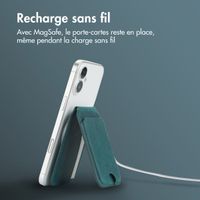 Accezz Porte-cartes MagSafe en cuir vintage avec support - Smokey Green