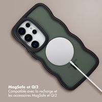 Selencia Coque arrière Wavy avec MagSafe Samsung Galaxy S25 Ultra - Noir