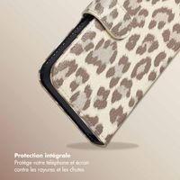 Selencia Étui de télephone portefeuille imprimé léopard Sabi Apple iPhone 16e - Soft Ivory