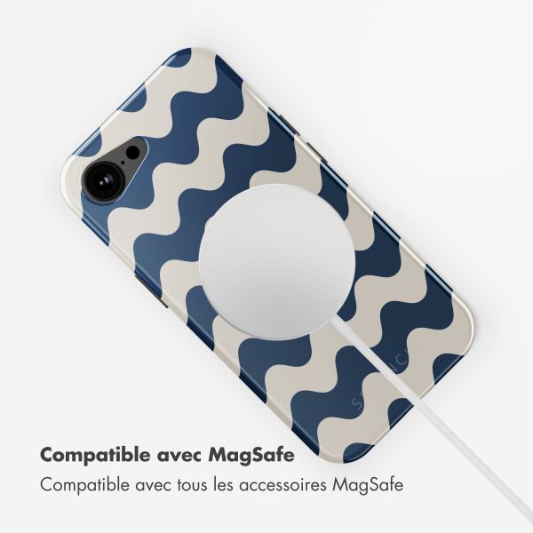 Selencia Coque arrière Vivid avec MagSafe Apple iPhone 16e - Wave Vibes Classic Blue
