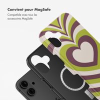 Selencia Coque arrière Vivid Tough avec MagSafe iPhone 16 - Double Hearts Plum Fern