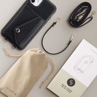 Selencia Coque à cordon avec porte-cartes enveloppe Sera iPhone 11 - Noir