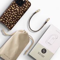 Selencia Nova coque arrière en cuir véritable avec porte-cartes Apple iPhone 16 Pro - Fawn Chic