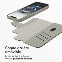 Accezz Étui de télephone portefeuille en cuir 2-en-1 avec MagSafe Apple iPhone 16e - Light Grey