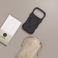 Selencia Coque arrière Wavy avec MagSafe Apple iPhone 17 Pro - Noir