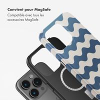Selencia Coque arrière Vivid avec MagSafe Apple iPhone 15 Pro - Wave Vibes Classic Blue