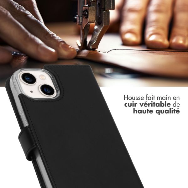 Selencia Étui de téléphone portefeuille en cuir véritable iPhone 14 - Noir