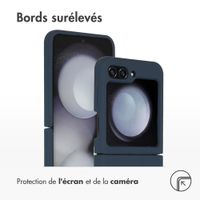 Accezz Coque Liquid Silicone Samsung Galaxy Z Flip 5 - Bleu foncé