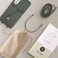 Selencia Coque de télephone Sera avec cordon et porte-cartes enveloppe Samsung Galaxy A57 (5G) - Sage Green