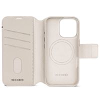 Decoded Portefeuille détachable 2 en 1 en cuir MagSafe iPhone 16 Pro - Clay