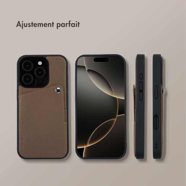 Selencia Coque Riva avec porte-cartes Apple iPhone 16 Pro - Mocha Brown