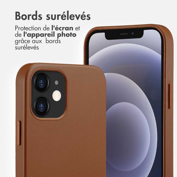 Accezz Coque arrière en cuir avec MagSafe Apple iPhone 12 (Pro) - Sienna Brown