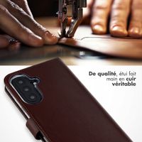 Selencia Étui portefeuille en cuir véritable Samsung Galaxy A57 (5G) - Marron foncé
