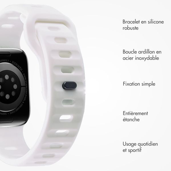 imoshion Bracelet en silicone Active Sport Apple Watch Series 1-9 / SE (38/40/41 mm) | Series 10 (42 mm) - Blanc