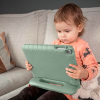 imoshion Coque kidsproof avec poignée Apple iPad 9 (2021) 10.2 pouces / iPad 8 (2020) 10.2 pouces / iPad 7 (2019) 10.2 pouces - Olive Green